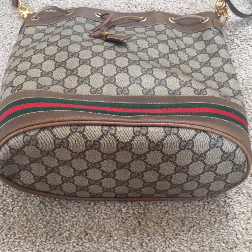 Gucci Vintage Bucket Bag - Picture 9 of 17